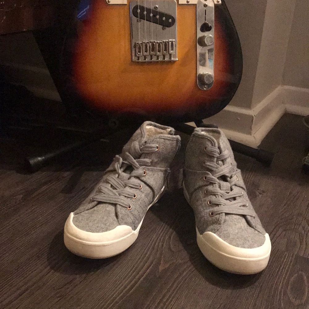 Roxy Fur-lined High-top Sneakers - 7.5